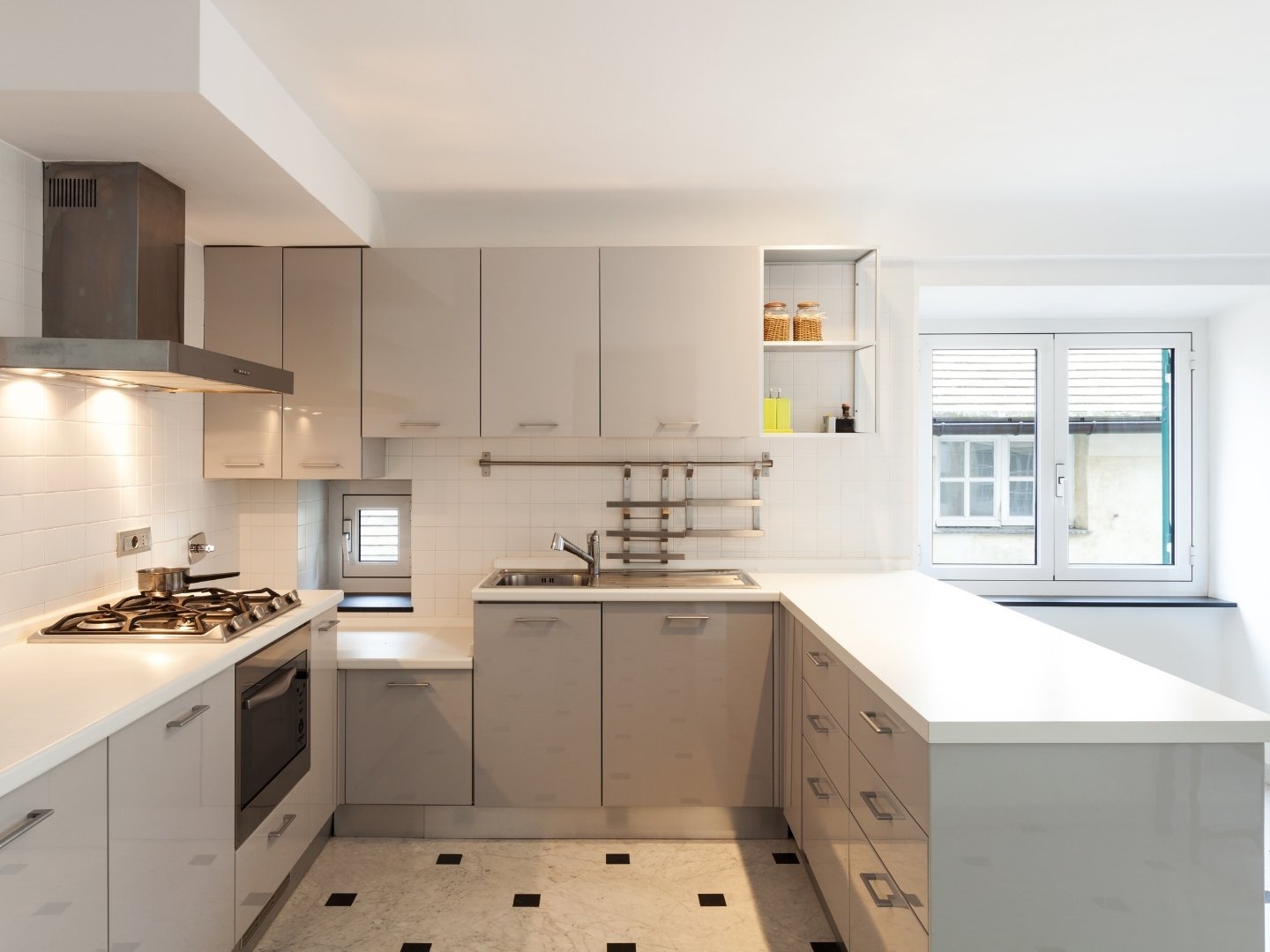 3 reformaspinturax-reformas-interiores-huelva-banos-cocinas-alicatado-porcelanico-fontaneria-pladur