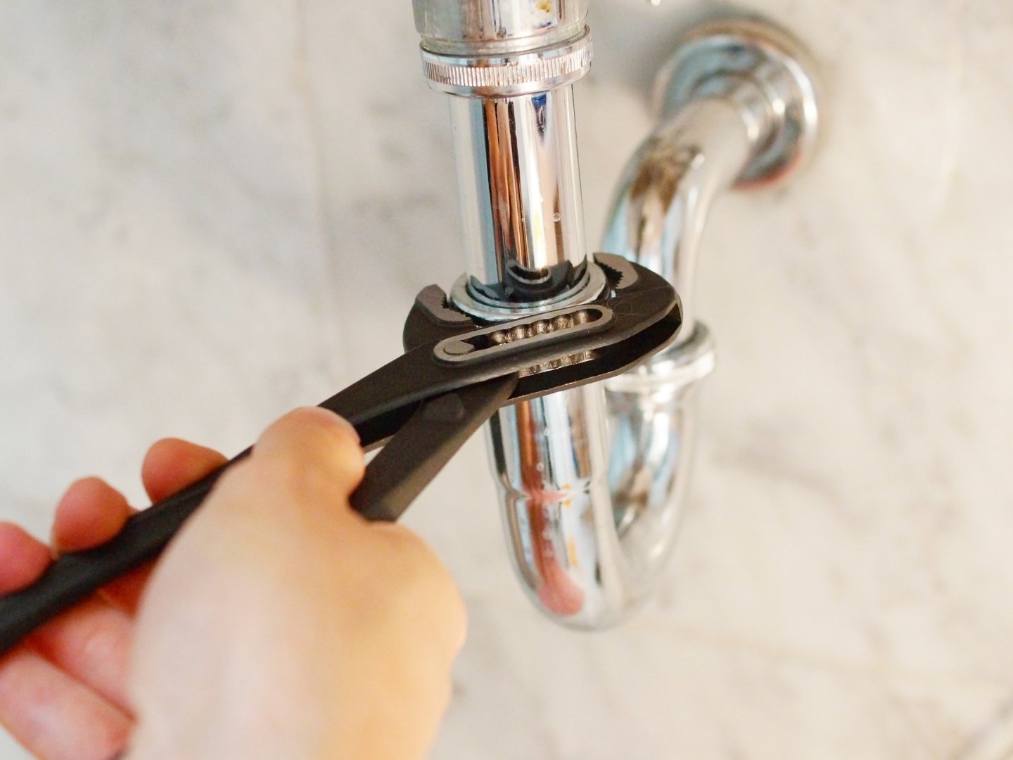 4 reformaspinturax-reformas-interiores-huelva-banos-cocinas-alicatado-porcelanico-fontaneria-pladur